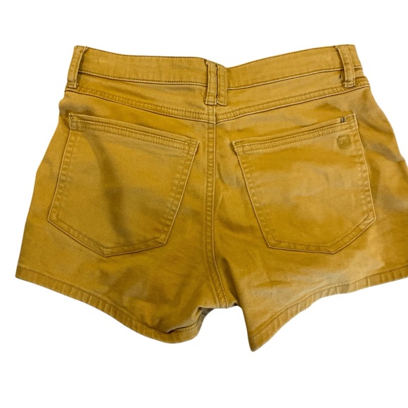 ⭐️ KUHL Tan Women’s Shorts - Picture 2 of 5
